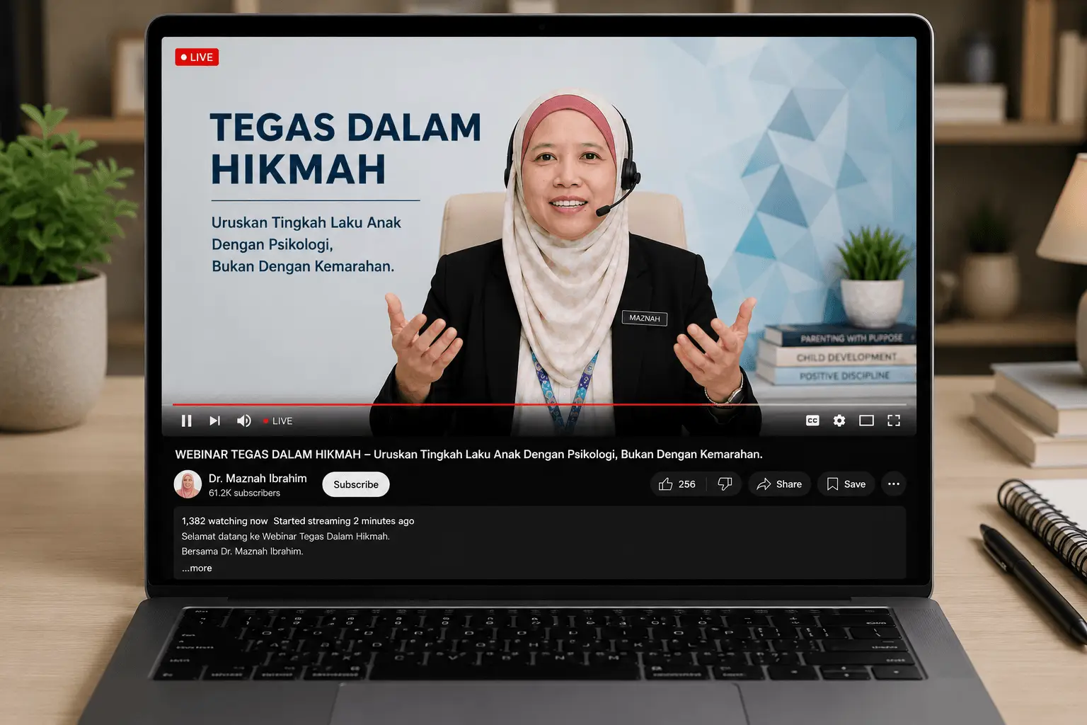 Dr. Maznah mengajar webinar live